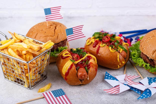 伝統的なアメリカ料理 - 7月の独立記念日を祝う