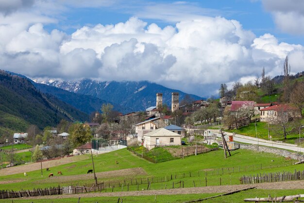 Photo traditional ancient svan towers in upper svaneti caucasus traveling in georgia