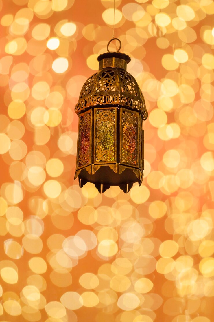 Photo 라마단 이드 디발리 (ramadan eid diwali) 를 맞아 전통적인 아랍 랜턴이 켜진다.