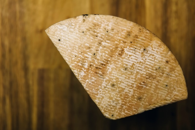 Photo traditional auvergne cheese