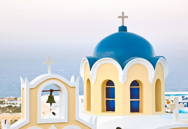 Tradizionale cupola blu a santorini