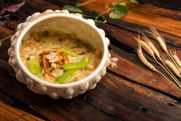 Traditional Chinese banquet dishes, miscellaneous mushroom soup