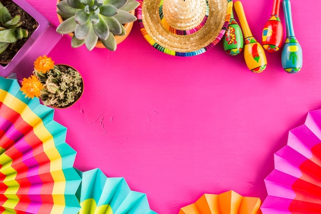 Photo traditional colorful table decorations for celebrating fiesta.