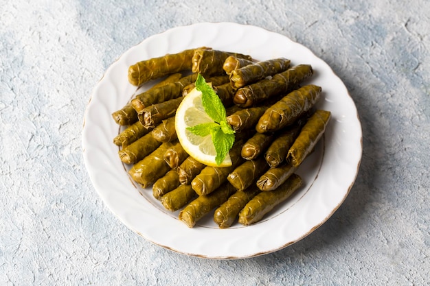 伝統的な美味しいトルコ料理  ⁇ め込み葉ヤプラクサルマシ