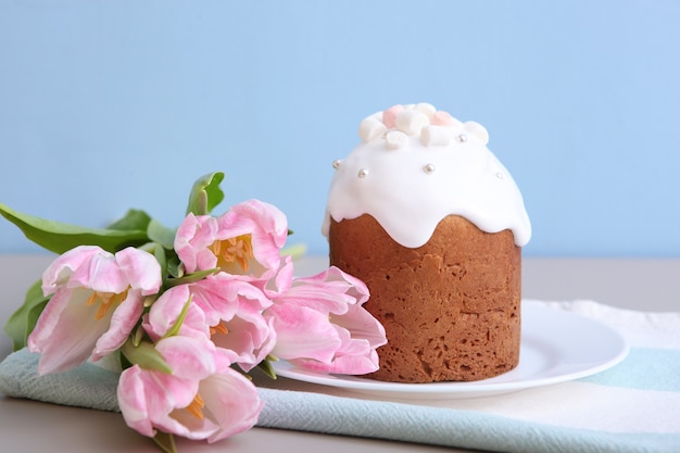 Traditional easter cake on the table traditional treats for easter