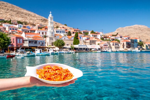 Photo traditional food of island halki in greece shrimps