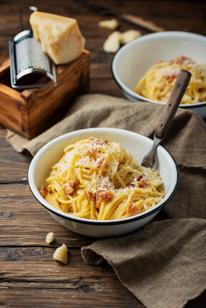 Traditional italia spaghetti carbonara