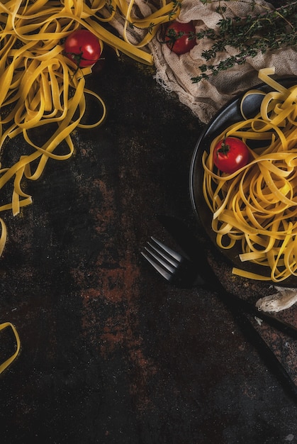 Tagliatelle di pasta italiana tradizionale