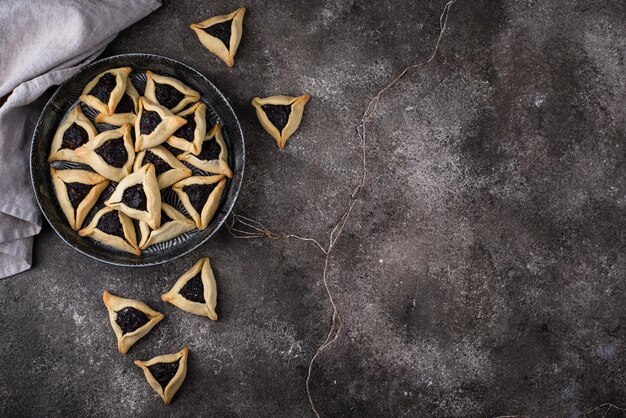 전통적인 유대인 푸림 쿠키 hamantaschen