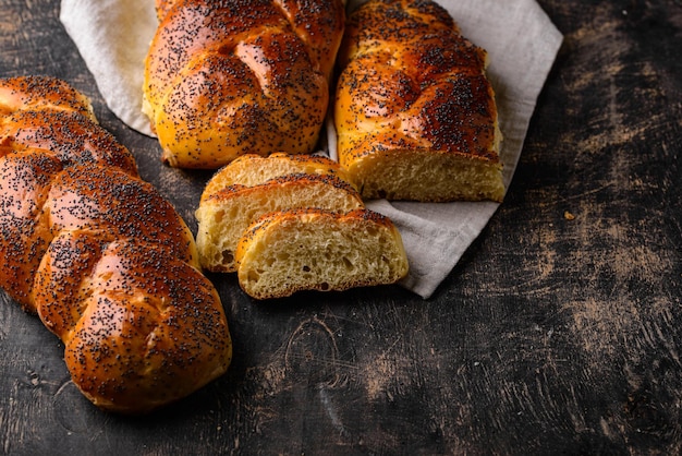 Photo traditional jewish sabbath challah bread