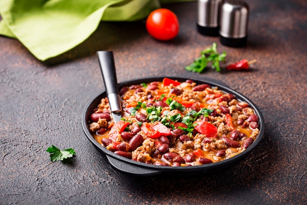 Traditional Mexican dish chili con carne