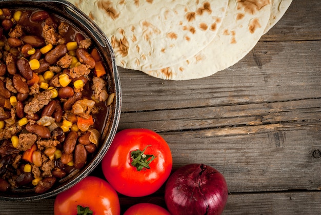 Traditional Mexican dish  chilli con carne