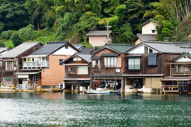 伝統的な古い村、京都の伊根町