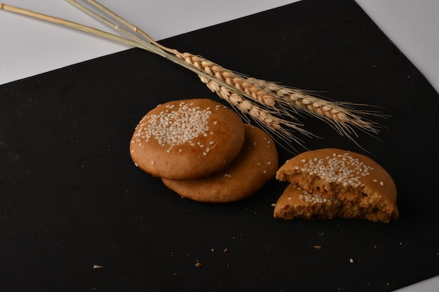 Traditional Oriental sweetness made of flour and molasses