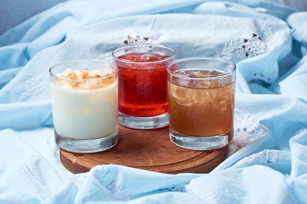 전통적인 quotaguas frescasquot 멕시코 맛 음료 horchata 히비스커스와 타마린드