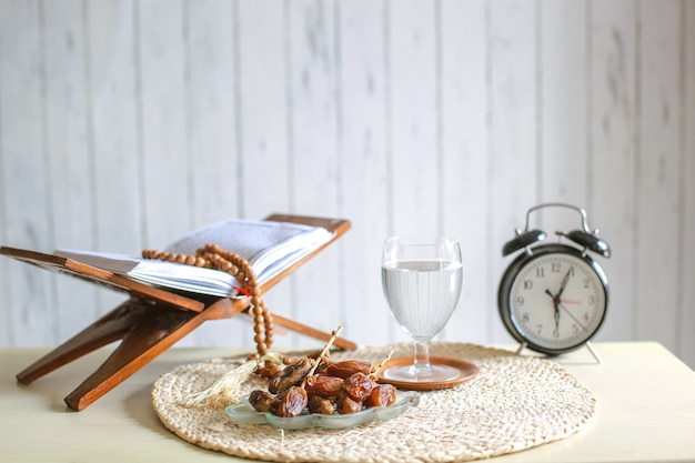 Photo traditional ramadan and iftar meal on the table