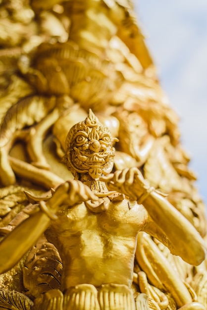 Stile tailandese tradizionale sul tempio in tailandia