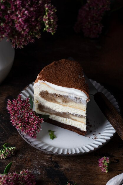 コーヒーとチョコレートの伝統的なティラミスケーキ