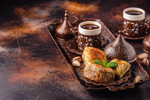 Photo traditional turkish arabic sweets baklava