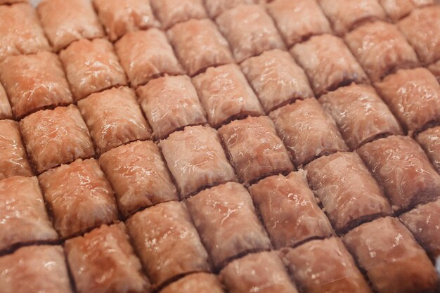 Baklava dolce tradizionale turco con noci di acagiù baklava fatta in casa con noci e miele