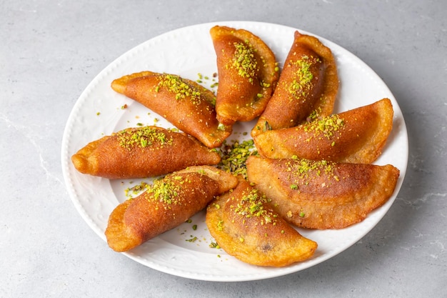 Photo traditional turkish dessert tas kadayif