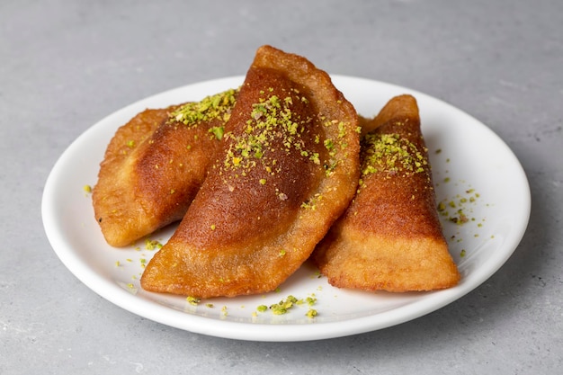 Photo traditional turkish dessert tas kadayif