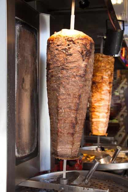 Foto griglia tradizionale turca doner kebab