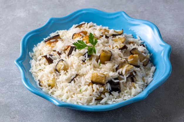 전통 터키 음식 가지 쌀 필라프 터키 이름 Patlicanli pirinc pilavi