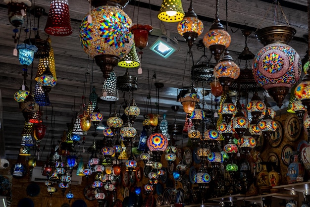 Foto lampade arabe tradizionali turche o marocchine a mosaico leggero