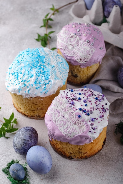 Traditional ukrainian easter cake kulich and eggs