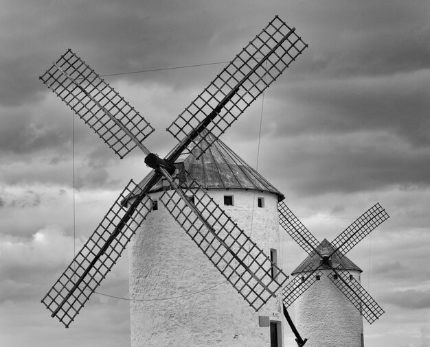 Photo traditional windmill against sky