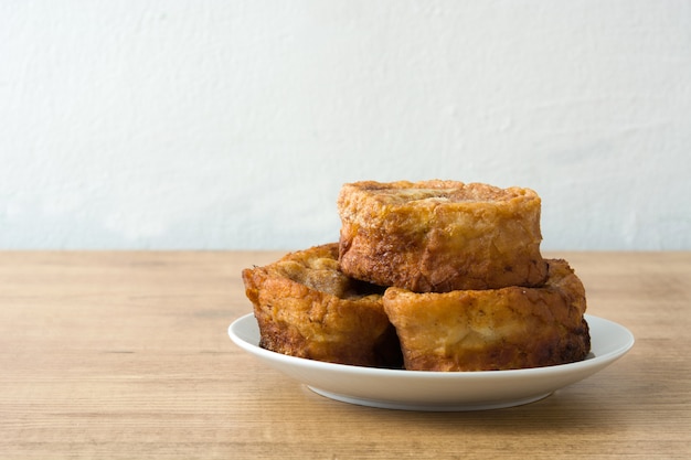 Traditioneel eigengemaakt Spaans torrijas-dessert van Pasen.