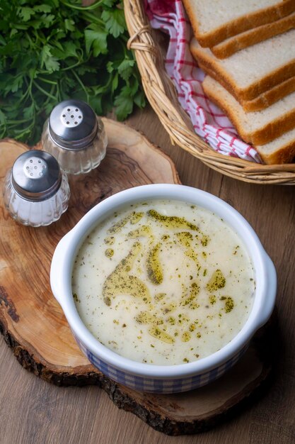 Traditioneel heerlijk Turks eten Yoghurt soep Turkse naam yayla corba