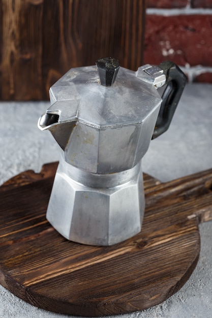 Traditioneel koffiezetapparaat. Moka-pot