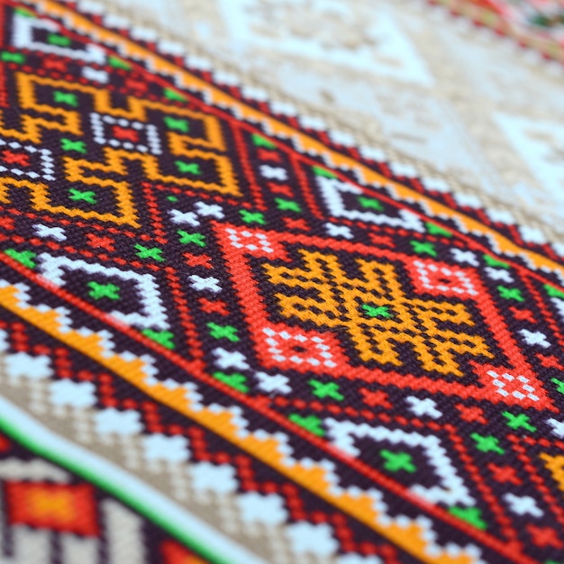 Traditioneel Oekraïens volkskunst gebreid borduurwerkpatroon op textielstof