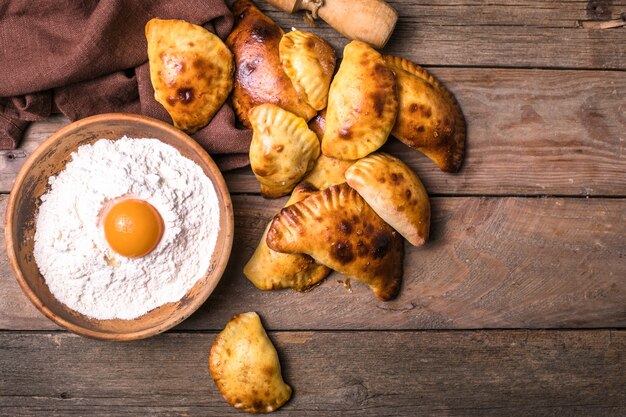 Traditionele argentijnse empanadas gevuld met vlees