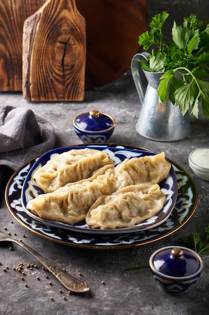 Traditionele azian Manti, dumplings met gehakt