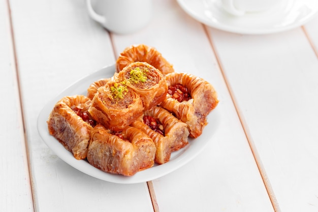 Traditionele Baklava op houten tafel