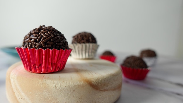 Foto traditionele braziliaanse brigadeiro