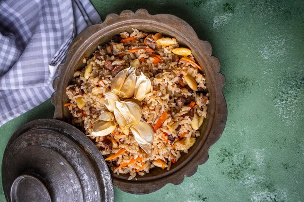 Traditionele delicatessen, Oezbeekse pilaf (Turkse naam; Ozbeekse pilavi)