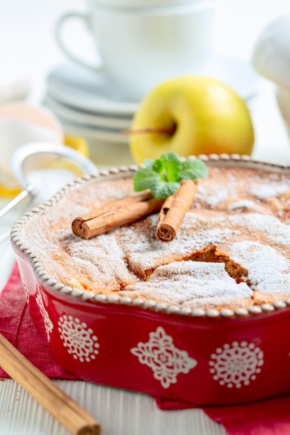 Traditionele Duitse appelpannenkoek