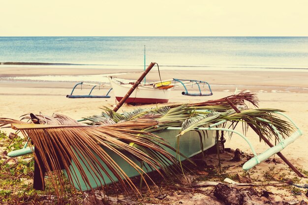 Traditionele Filipijnse boot in de zee, Palawan-eiland, Filippijnen