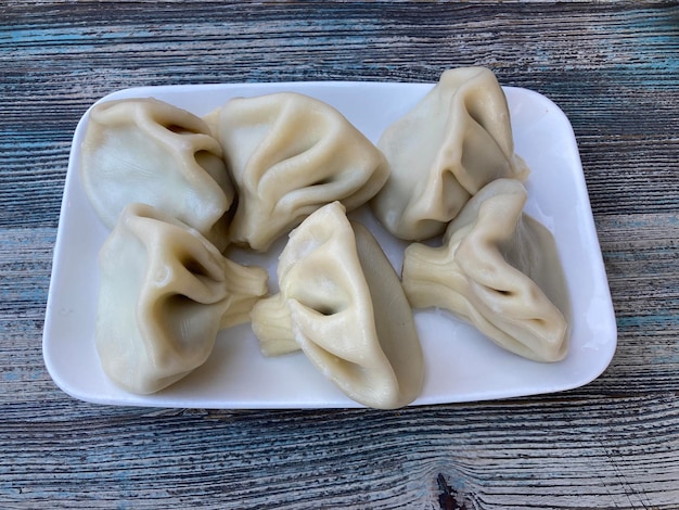 Traditionele Georgische khinkali in een van de restaurants in Tbilisi