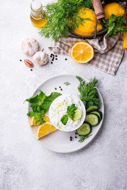 Traditionele Griekse saus of aperitief tzatziki