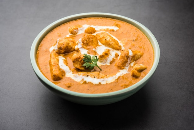 Traditionele Indiase boterkip of Murg Makhanwala, een romig hoofdgerecht Curry-recept