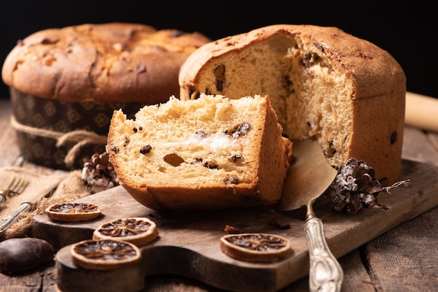 Traditionele Italiaanse christams cake panettone close-up