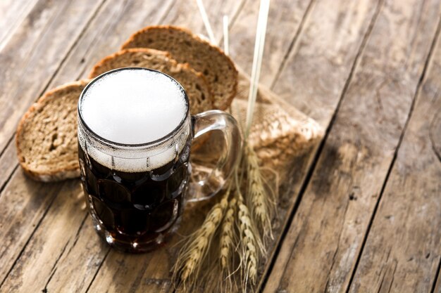 Foto traditionele kvass bierpul