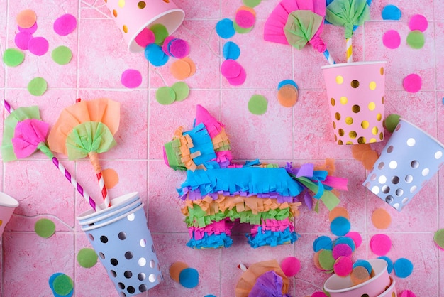 Traditionele Mexicaanse pinata in de vorm van een ezel