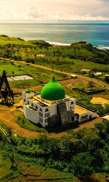 Traditionele moskee aan de kust van Java