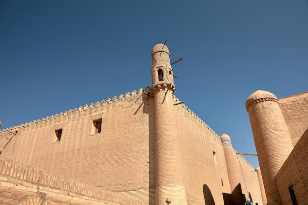 Traditionele oostelijke toren bij het Khanspaleis in Khiva Oezbekistan